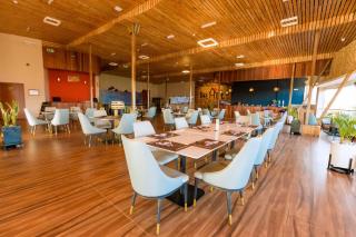 The Hut Restaurant & Boutique Hotel - 8