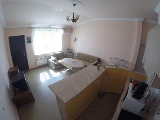 B27: Studio+BDR w/big Garden away from city heat! - 5