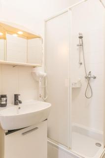 Comfortable Urban Apartment: 2BR Prime Location - Vienna - 2