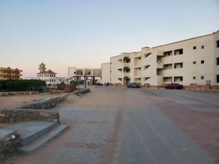 If you love calm this is for you 2 days minimum,air-conditioning FAMILY only please - 2