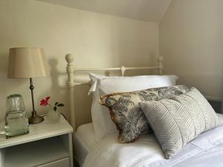Gorgeous Cottage in Skirmett with Parking - Henley on Thames - 4