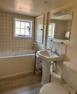 Gorgeous Cottage in Skirmett with Parking - 3