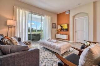 Chic Golf-View Condo - Simply Amazing - Kissimmee - 0