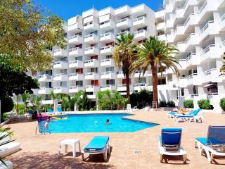 Under the palm - Playa de las Americas - 1