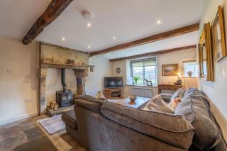Westside Cottage, Newby Hamlet, Clapham, Yorkshire Dales National Park, Famous Three Peaks, Near The Lake District, Pets Are Welcome, Direct Parking in front of the Cottage & Guest Parking - 1