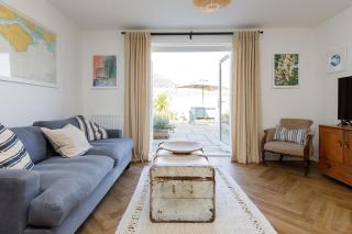 Sanderling House, with parking - walk to beach - 9