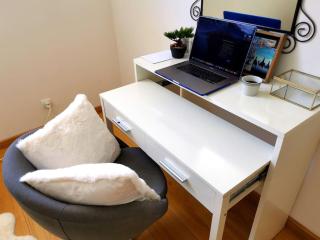 Porte de Genève l T4 l Spacieux & Calme - 6