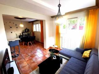 Porte de Genève l T4 l Spacieux & Calme - 4