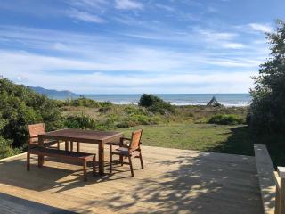 The Beachsider - Te Horo Beach Holiday Home - 0