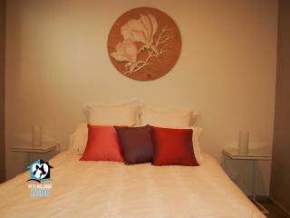 Unique 2Bed Home 100M to Beach - 1