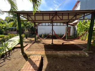 Tortuguero Hill Rooms - Tortuguero - 1