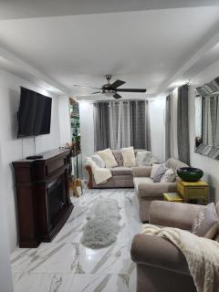 11onEssex1 in the heart of Kingston Ja DN Vacations - Kingston - 9