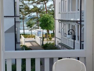 Strandvillen Binz - Ferienwohnung mit 2 Schlafzimmern und Balkon AH-720 - Binz - 1