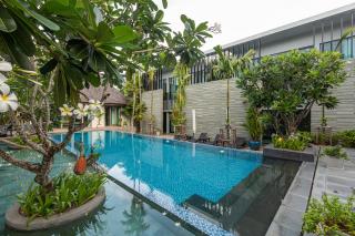 Stunning 5BR villa with freshwater pool & tropical garden - 9