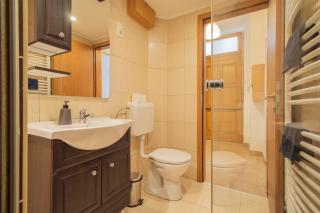Two Bedroom Apartment at Basilica - Budapest - 7