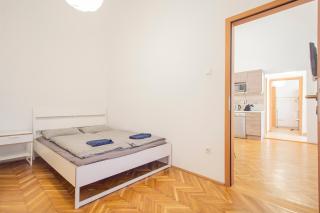 Two Bedroom Apartment at Basilica - Budapest - 6