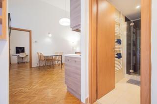 Two Bedroom Apartment at Basilica - Budapest - 4