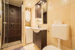 Two Bedroom Apartment at Basilica - Budapest - 3