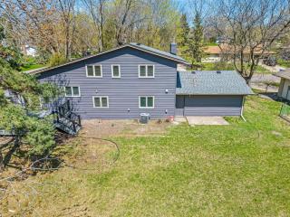 Minne-Getaway Designer Stay South Of The River - Apple Valley - 6