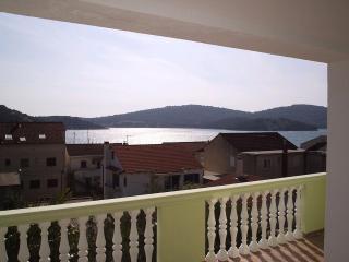 Apartments Villa Russo - Tisno - 6
