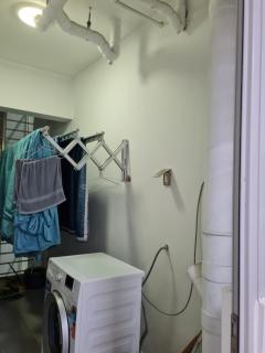 Căn hộ 2 phòng ngủ gần sân bay TSN - 9