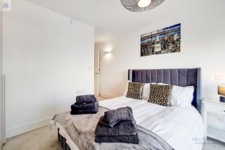 Luxury New 2 Bed/2 Bathroom Flat With Balcony - Edgware - 8