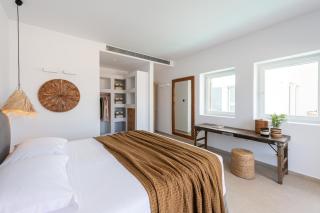 Exclusive Luxury Moca beachfront villa, Molos, Paros - 6