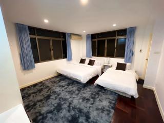 Sukhumvit 31 Sweet Home 7 beds - up to 12 guests - Bang Kapi - 1