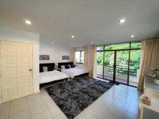 Sukhumvit 31 Sweet Home 7 beds - up to 12 guests - Bang Kapi - 2