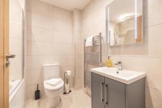 Green Park House, Private Garage and Parking - Coventry - 6