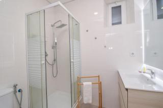 Charmoso apartamento com 1 quarto - 10 minutos da praia - Parede - 3