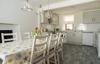The Portpatrick Pad - A cosy 3 bed cottage, w. sea views & garden office - 5
