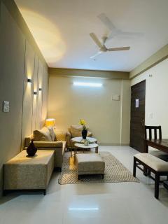 Serviced Apartment near Medanta by BedChambers - 1