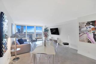 Sweet Dreams! Renovated with Water Views - Miami - 4