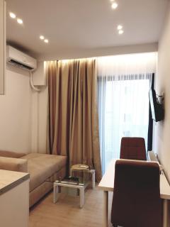 Eantos Studios and Suites - 4