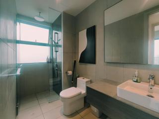 Stylish KL Suite, KLCC View, Next to LRT, Datum Jelatek By Atlantis Management - 7