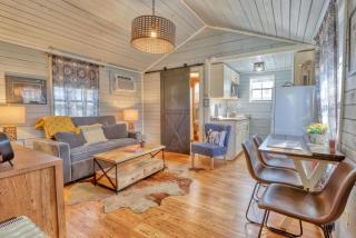 Creekside Cabins - The Texan - Wimberley - 1