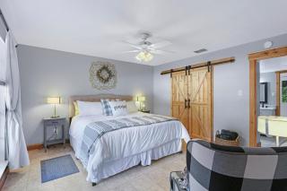 Creekside Cabins - Cypress Creek House - Wimberley - 6