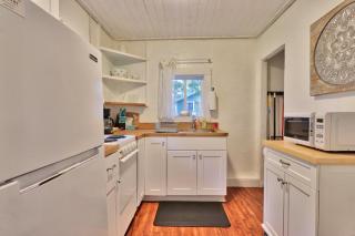 Creekside Cabins - The Getaway - Wimberley - 1