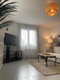 LIVABLŌM "Maison et Parking Privée" - - 1