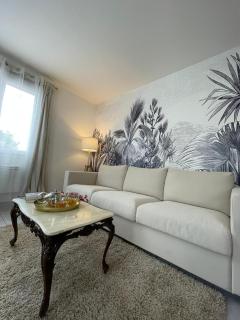 LIVABLŌM "Maison et Parking Privée" - - 6