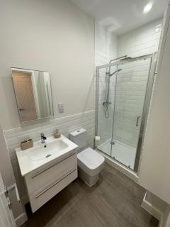 Beachfront Bliss Apartment - Near Hythe - On Beach Seafront - Private Parking - 2