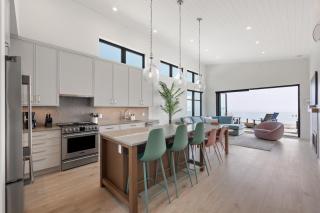 Beachfront Luxury Suite #18 at THE BEACH HOUSE - 4