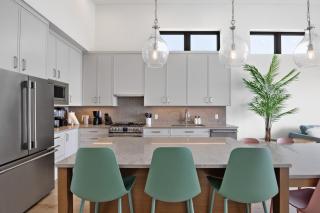 Beachfront Luxury Suite #18 at THE BEACH HOUSE - 3