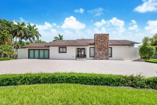 Island Paradise - Pickleball, Football, Pool Bliss L61 - Miami - 6