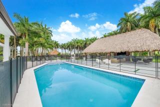 Island Paradise - Pickleball, Football, Pool Bliss L61 - Miami - 5