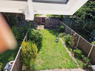 Lovely 4 bed house with patio & bbq - 3