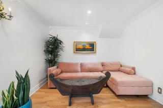 The Golden Alligator 2 - 3 beds 1 bath Palm Beach Regency style, near everything - 8