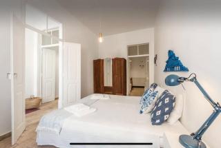 Traditional townhouse with private patio and pool - Portimão - 3