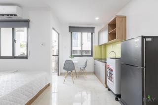 MAY'S HAPPY HOUSE - 6